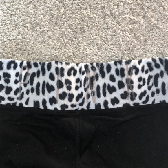 Victoria Secret PINK leggings w/leopard waist band - Picture 4 of 5